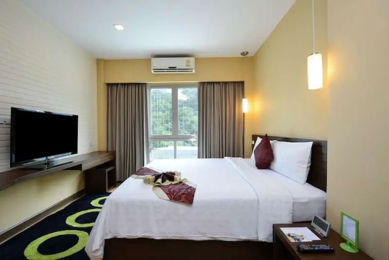 iCheck inn Gems Center Silom