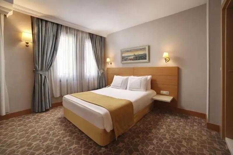 Almina Hotel