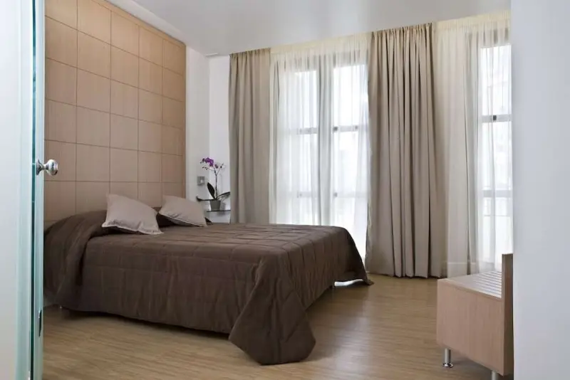 Chic - Athens HiTech Hotel