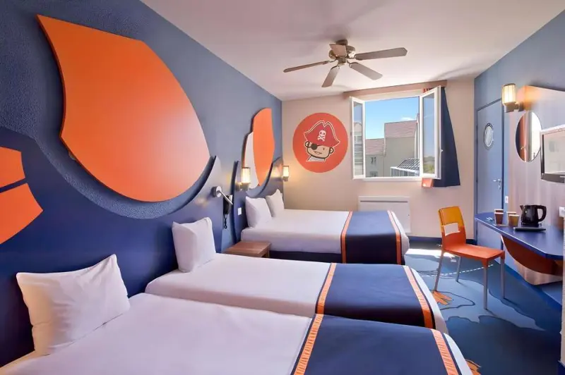 Explorers Hotel