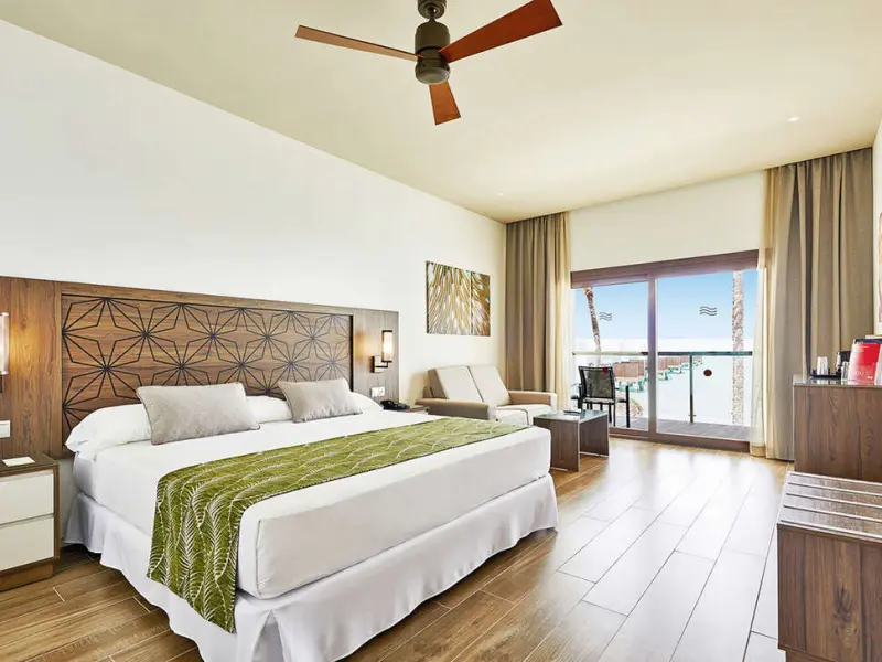 Hotel Riu Atoll