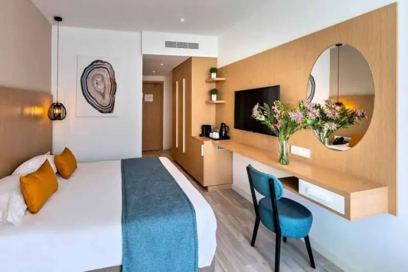 Leonardo Crystal Cove Hotel & Spa by the Sea