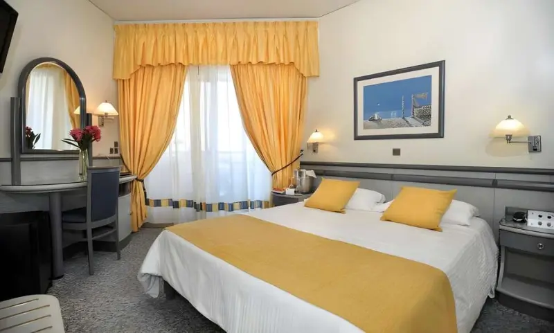 Emmantina Hotel