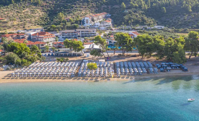 Lagomandra Beach Hotel & Suites