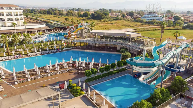 Lavitas Hotel