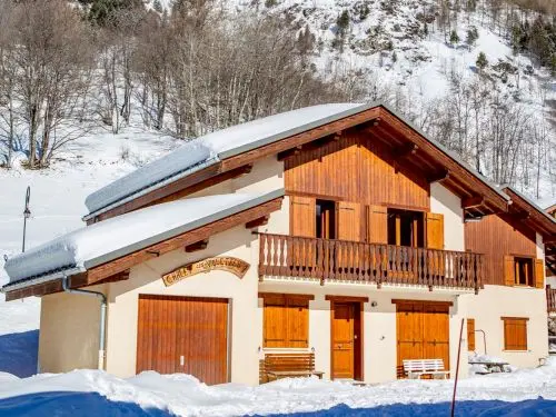 CHALET LES VIOLETTES 4 GOLD FLAKES FOR 12 PEOPLE