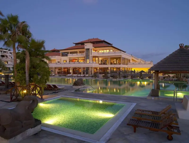 Regency Country Club Appartementen & Suites