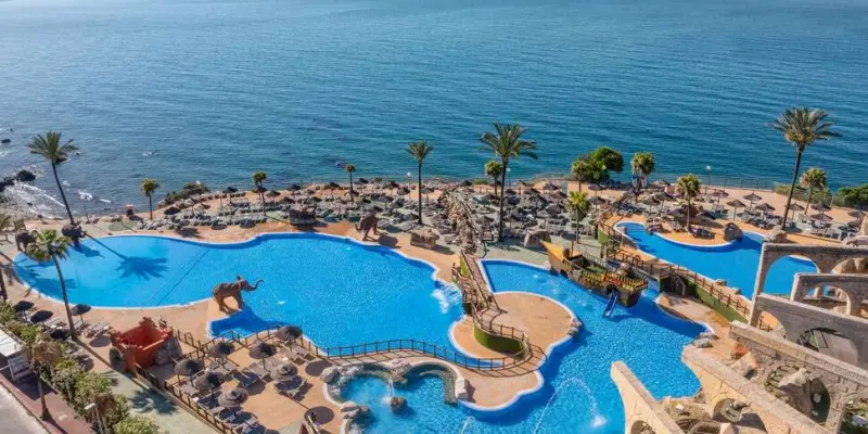Holiday World Riwo Hotel