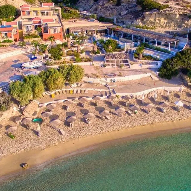 AMOOPI NYMFES DAILY BEACH BAR & LUXURIOUS APARTMENTS