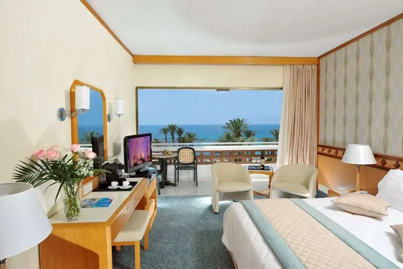 Constantinou Bros Pioneer Beach Hotel