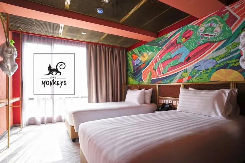 4 Monkeys, The Amused Hotel