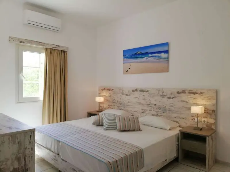 Evina Rooms & Suites