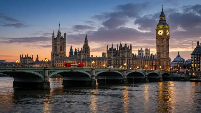 Het Parlement en Big Ben aan de Theems in Londen