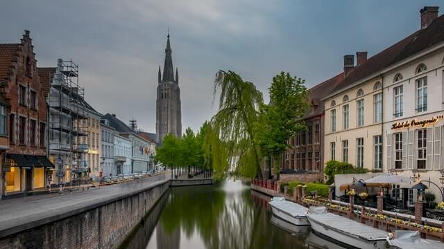 Brugge is een goede kueze voor eenstedentrip in eigen land en wordt ook wel vaak het Venetië van het noorden genoemd, en terecht. 