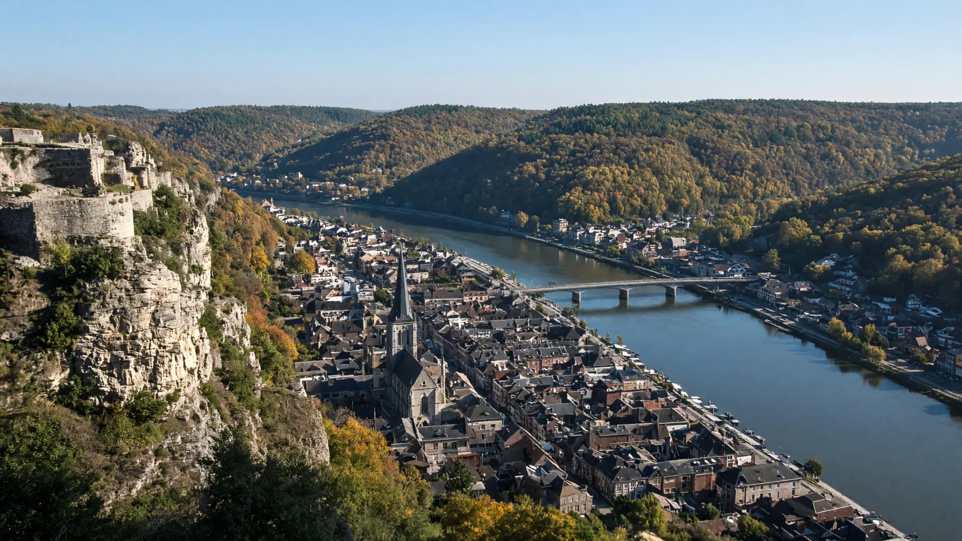 Uitzicht vanaf de citadel op Dinant en de Maas