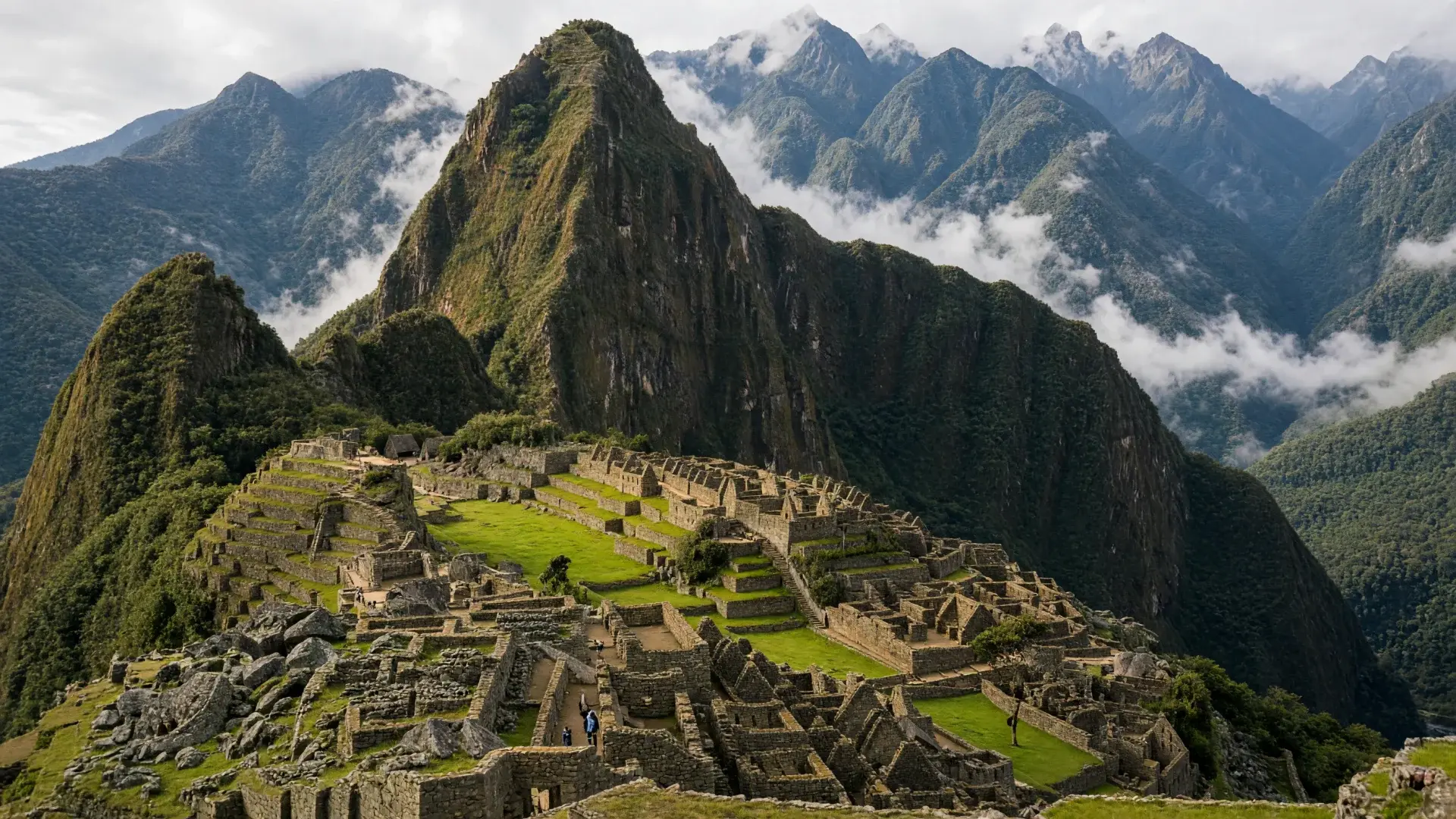 De Inca-ruïnes van Machu Picchu met de Huayna Picchu, Peru