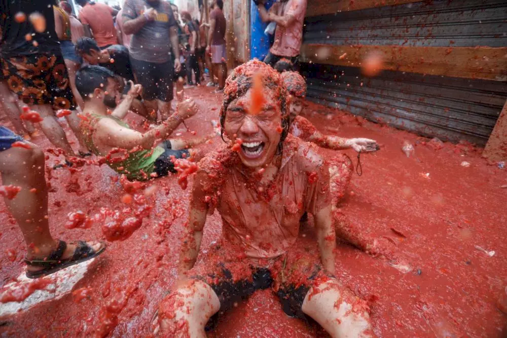 Hoe overleef je La Tomatina?