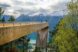 Stegateind - perfecte locatie om te genieten van een adembenemend zicht op de fjorden