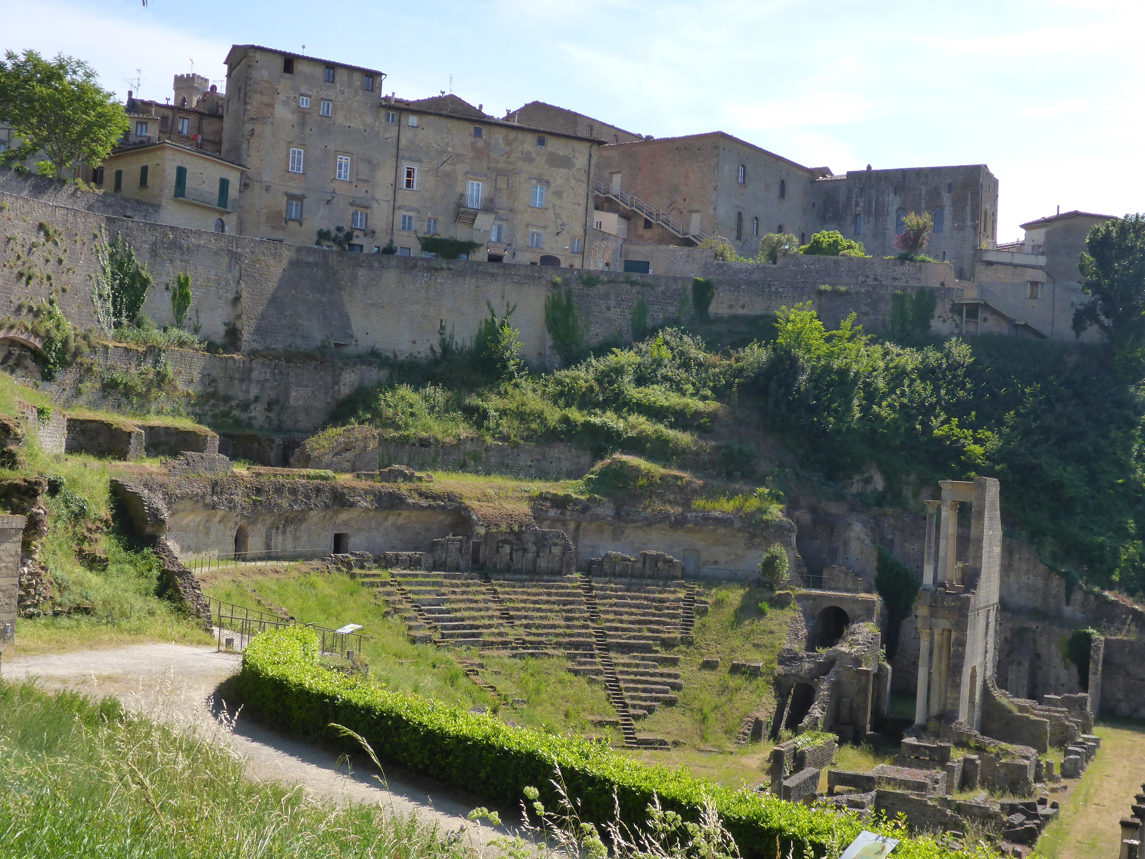 Resten van een Romeins amfitheater in Volterra - Toscane