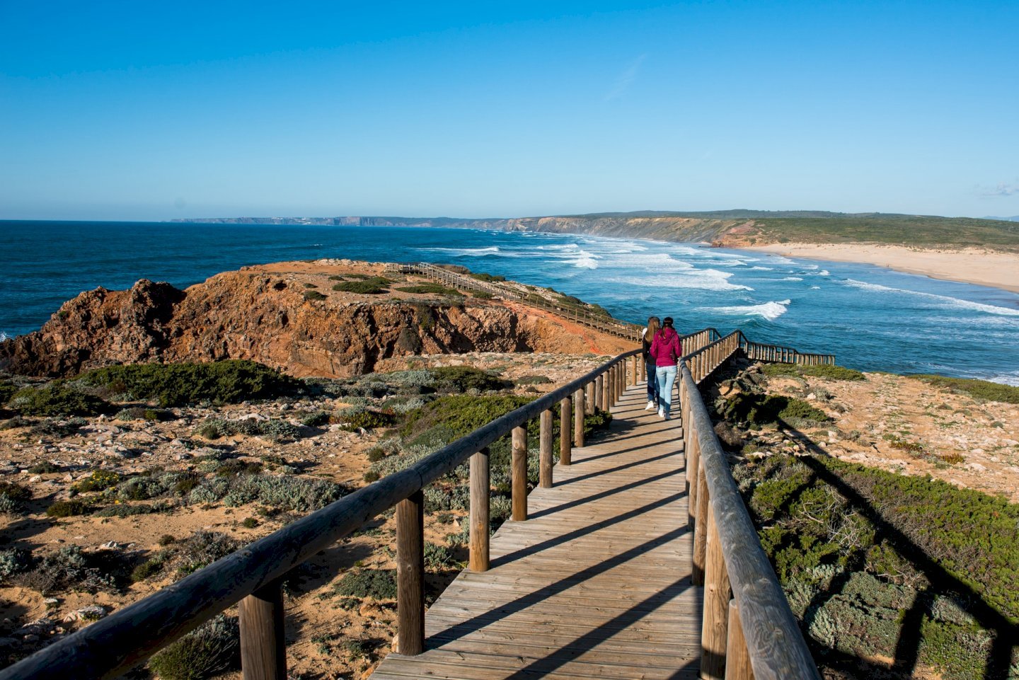 algarve portugal last minute, mooie bestemming voor een zonvakantie. Ondanks wilde zee is het er heerlijk om je zonvakantie door te brengen.