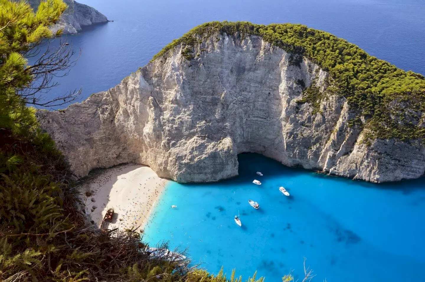 last minute Griekenland,  een idyllische baai in Zakynthos