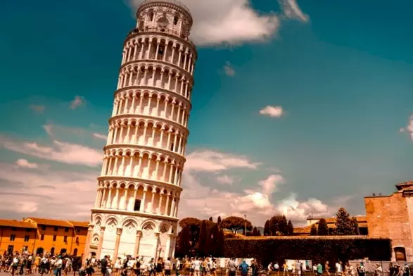Pisa, de mooie stad met de wereldberoemde toren. Voor wie op zoek is naar een stad voor een kort bezoek van 2 dagen kunnen we deze stad in het noorden van Toscane ten zeerste aanbevelen.