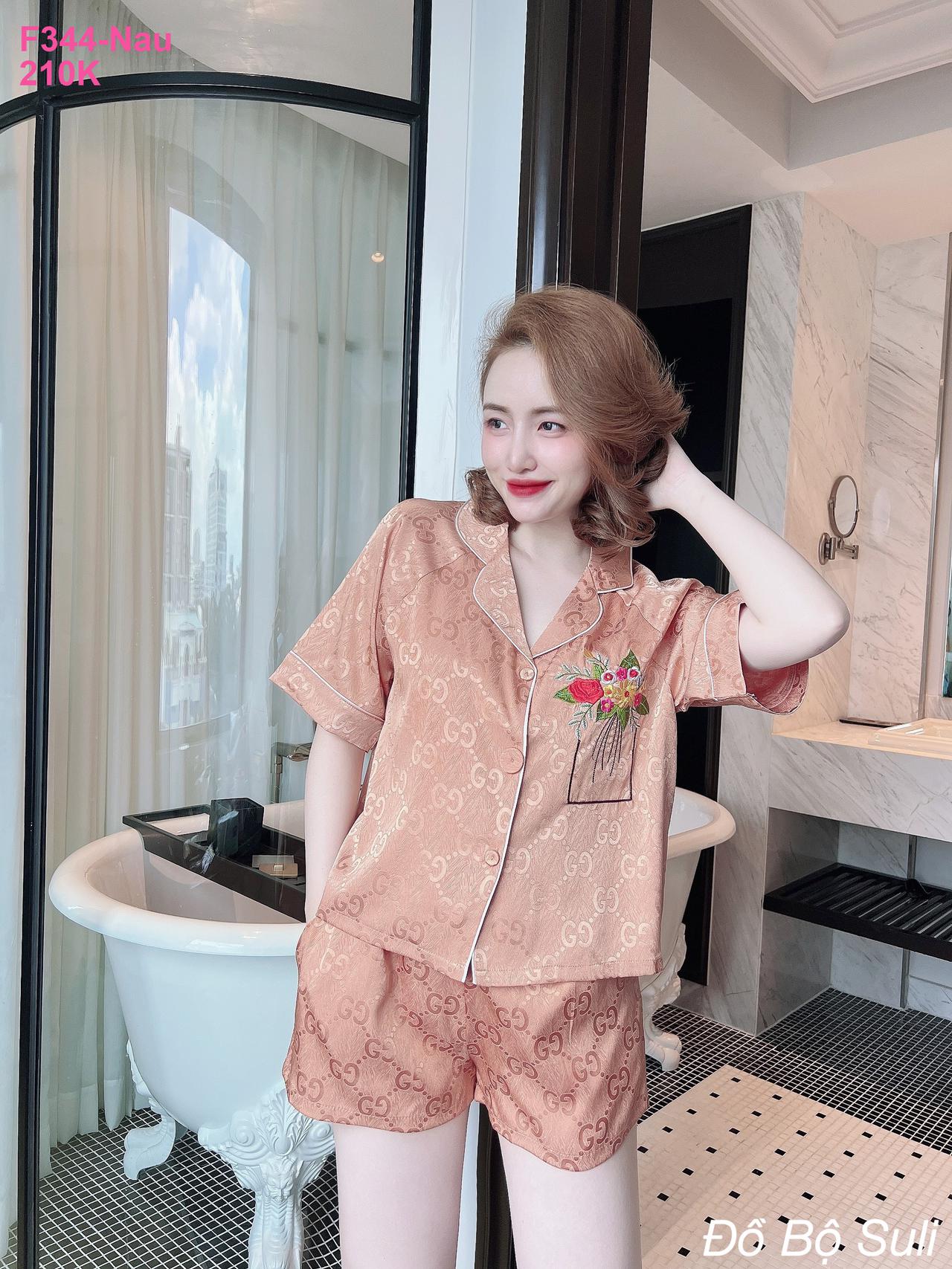 Bộ Pijama Lụa Xước Áo Thêu Hoa Quần Đùi - màu 