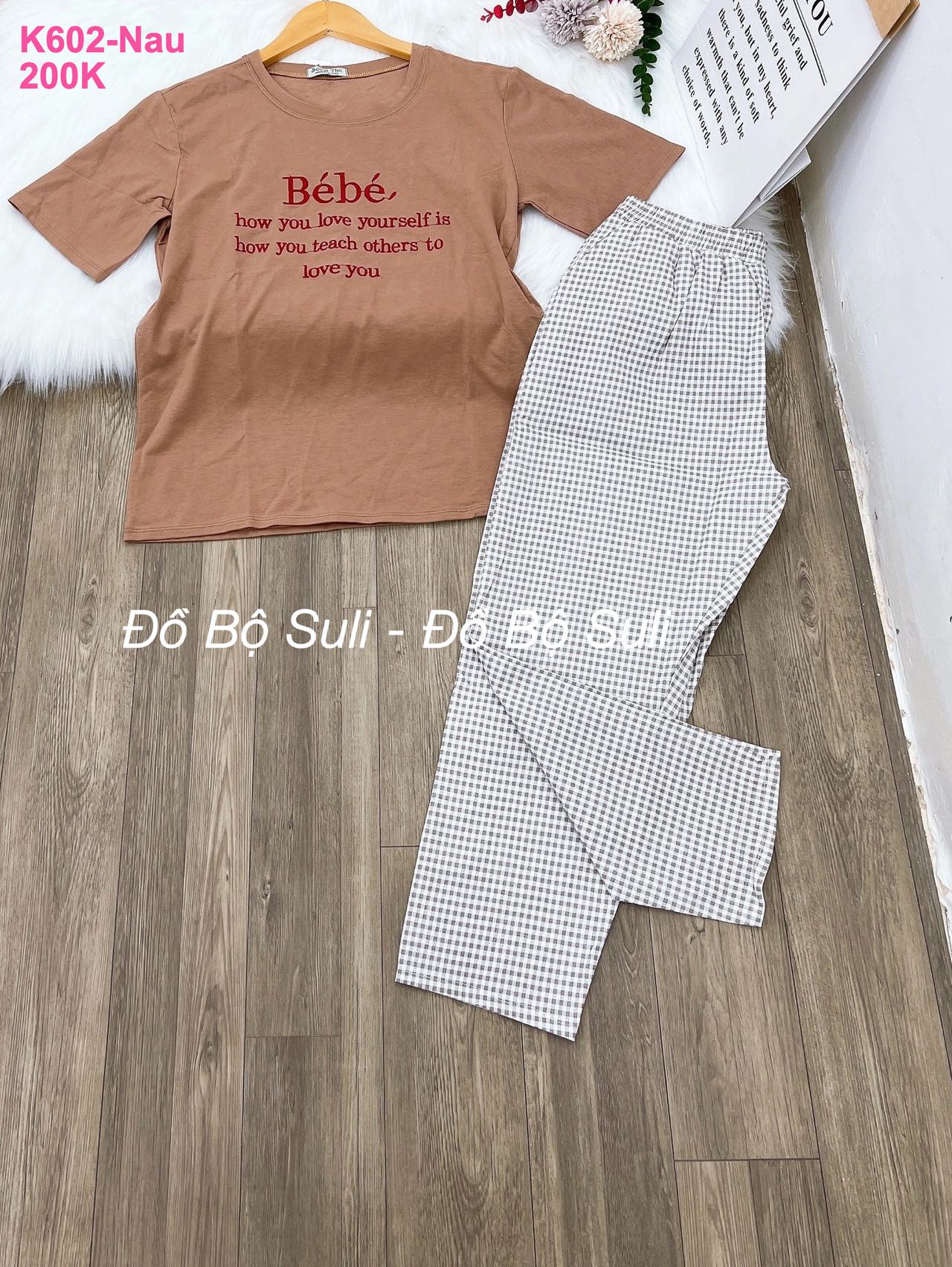 Bộ Áo Cotton Thêu Chữ Quần Dài Kaki - màu 