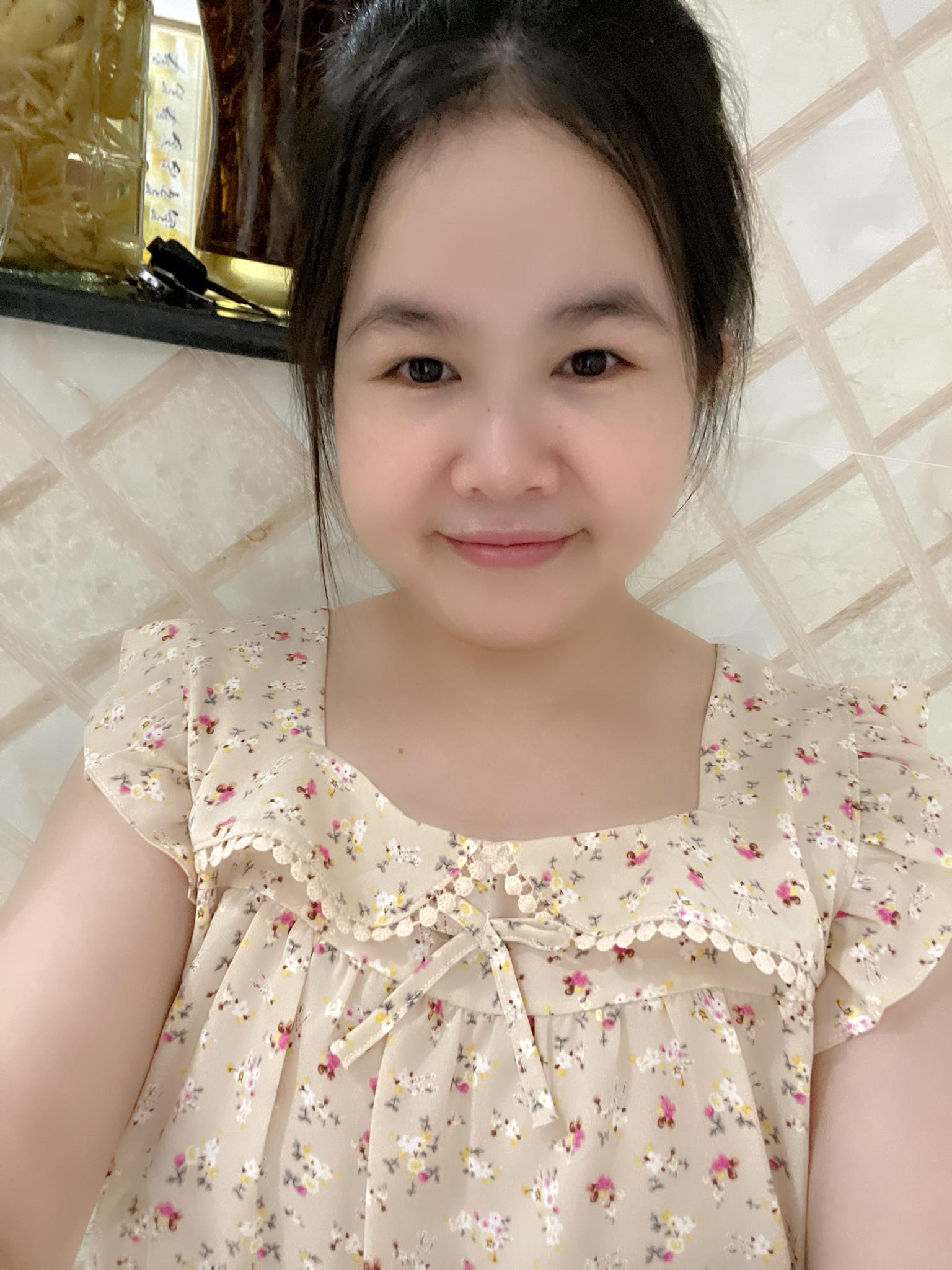 Đánh giá sản phẩm Đồ Bộ Đùi Lụa Mango Thiết Kế Nữ Tính Màu Nâu Ít Hoa của khách hàng Phương Phúng Phính