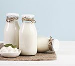 Bouteilles de lait : les produits laitiers ont un impact direct sur la santé.