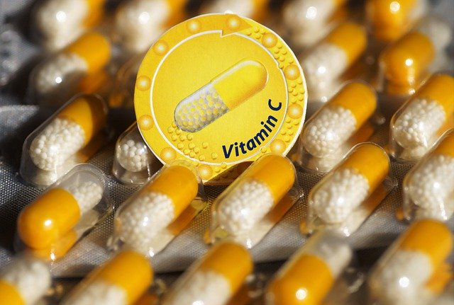 Vitamine C en gélules: effets secondaires et contre-indications de cette molécule.