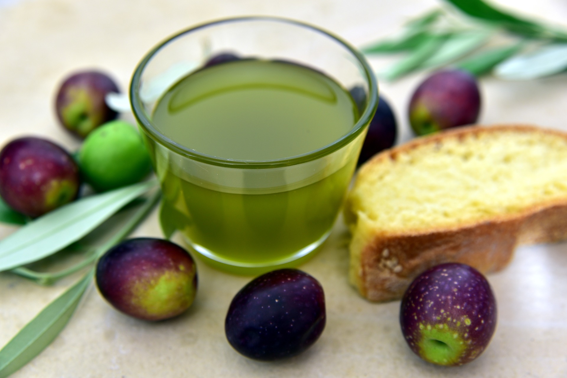 L'huile d'olive, la principale source d'aliments pour l'oméga-9 de type acide oléique.