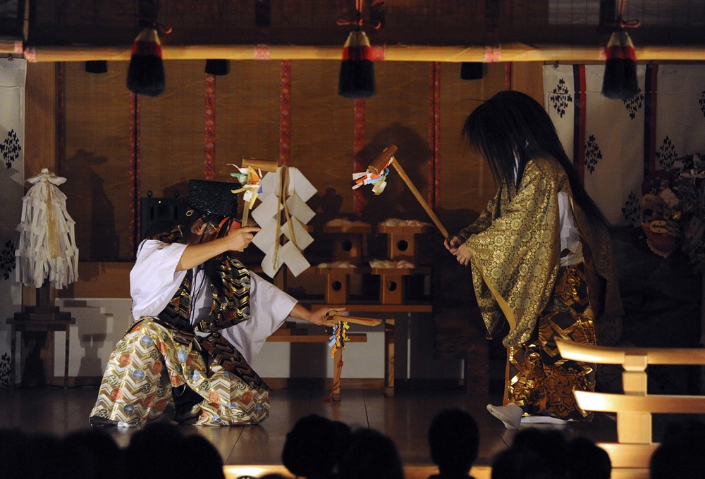 Kagura and Gagaku Performances at Musashi Mitake-jinja Shrine