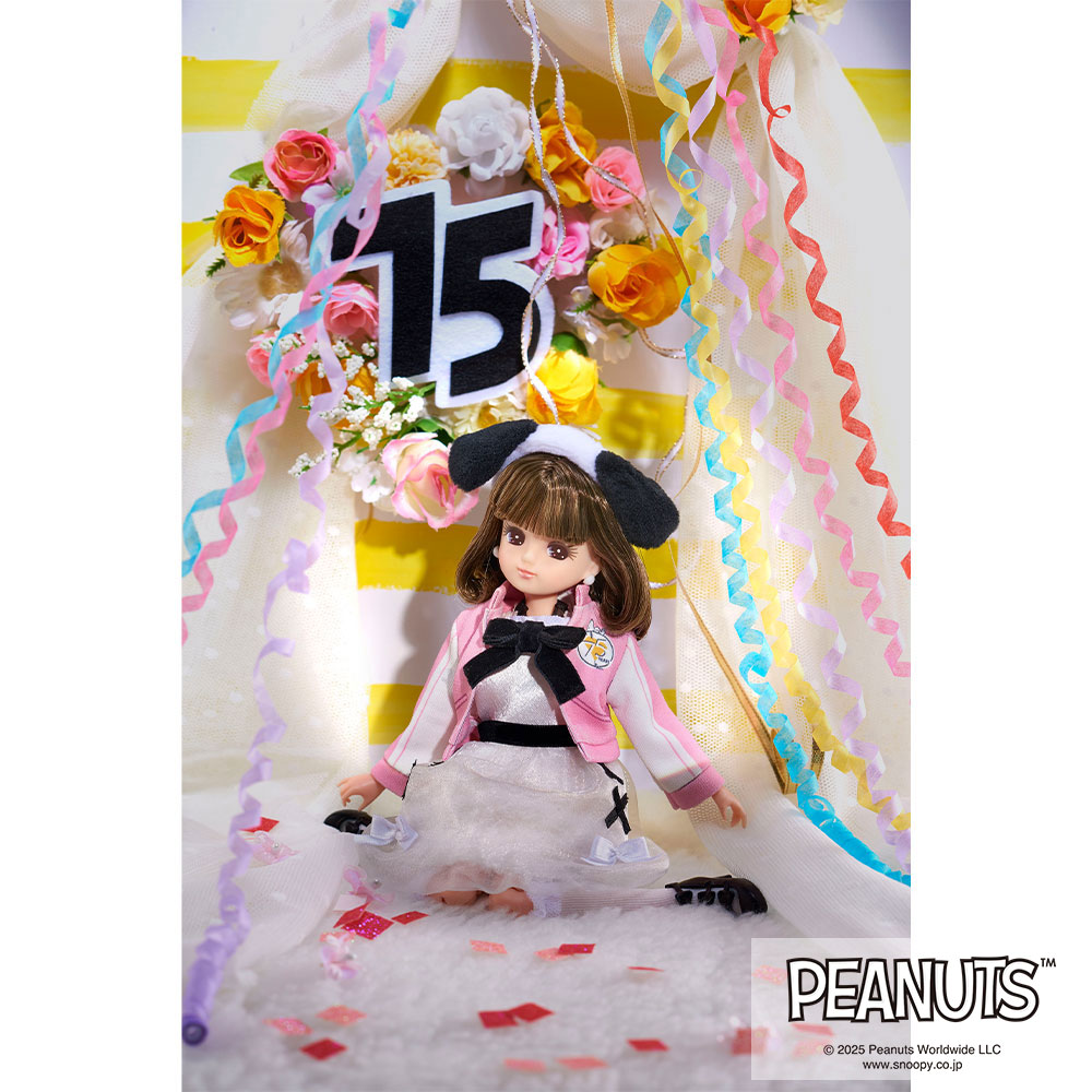 Photogenic LiccA Celebrates Peanuts 75th Anniversary with Snoopy