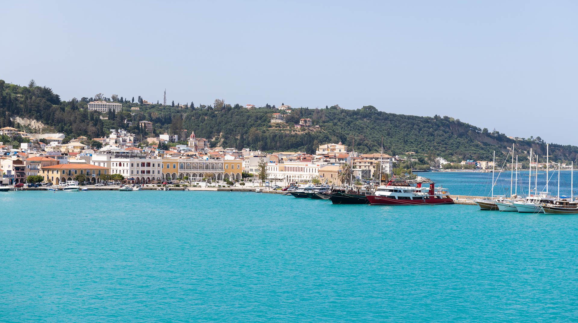 Φωτογραφία της παραλίας Τσιλιβί απο ψηλά