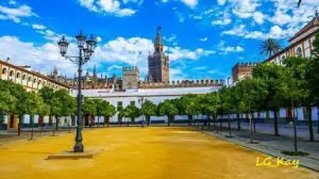 Plaza Patio de Banderas