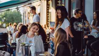 Bouwers apps zien brood in opengaan horeca 1x