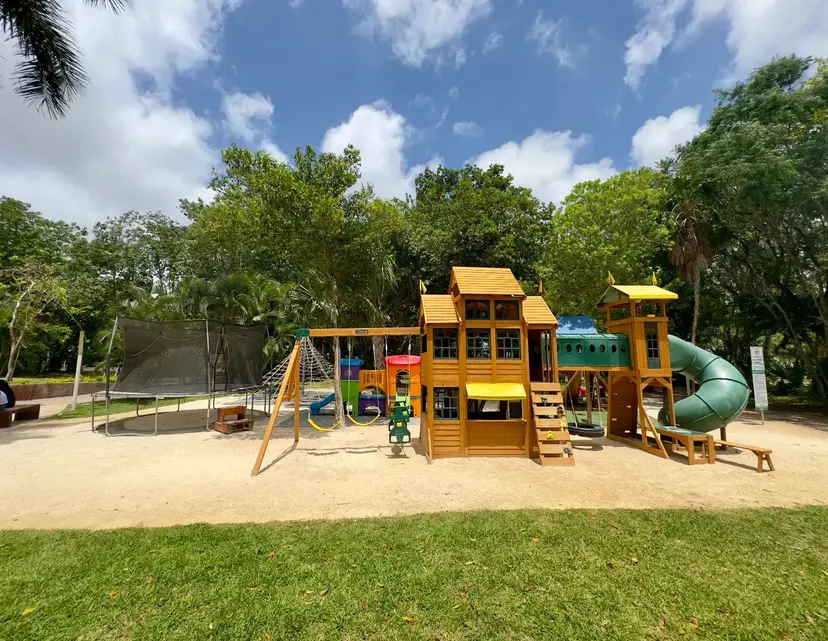 RENTA CASA EN ARBOLADA RESIDENCIAL, ACABADOS PREMIUM — foto 32 de 40