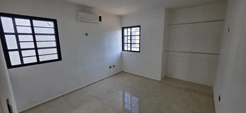 CASA RECIÉN RENOVADA EN VENTA | GIRASOLES DE OPICHÉN, MÉRIDA — foto 4 de 7