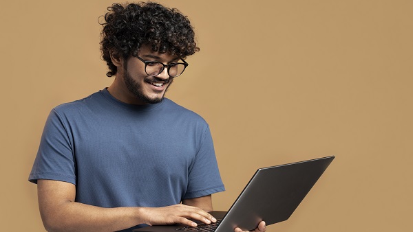 مطلوب مهندس الواجهة المبتدئة