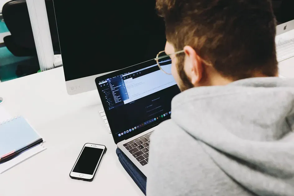 Advantages of hiring professional Shopify theme developers