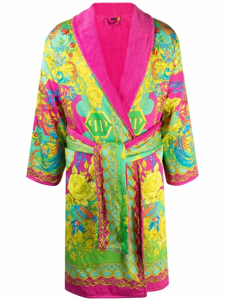 New Baroque bathrobe