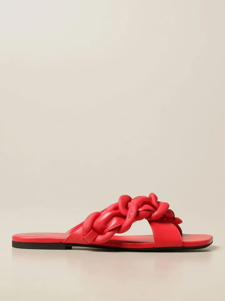 Flat sandals N°21 in leather with maxi chain