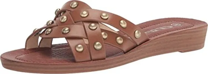 CL by Chinese Laundry Women's Aspiring Stud Flat Sandal