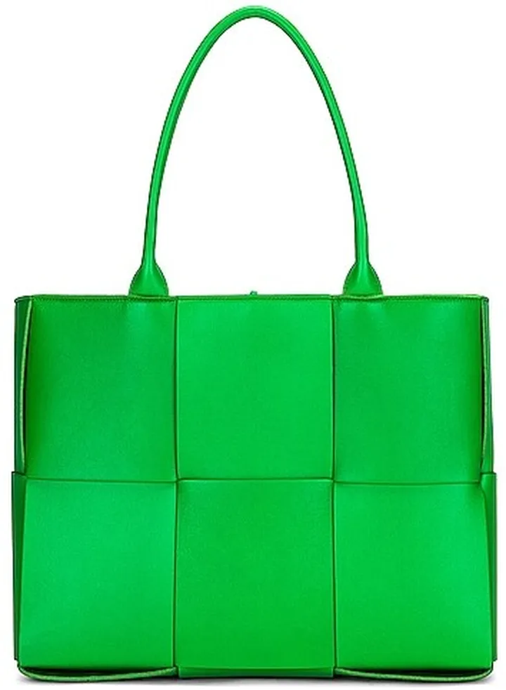 Bottega Veneta Medium Arco Tote Bag in Green