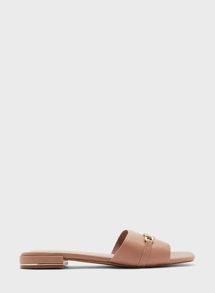 Emina Flat Sandals