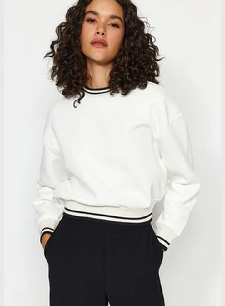 Ecru Knitwear Tape Detail Thick Polar Inner Crop Knitted Sweatshirt TWOAW24SW00339