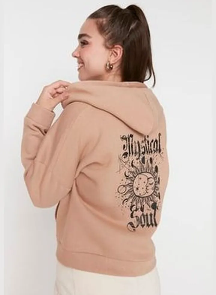 Camel Printed Back with Zipper and Basic Knitted Sweatshirt with Fleece Inside TWOAW23SW00677
