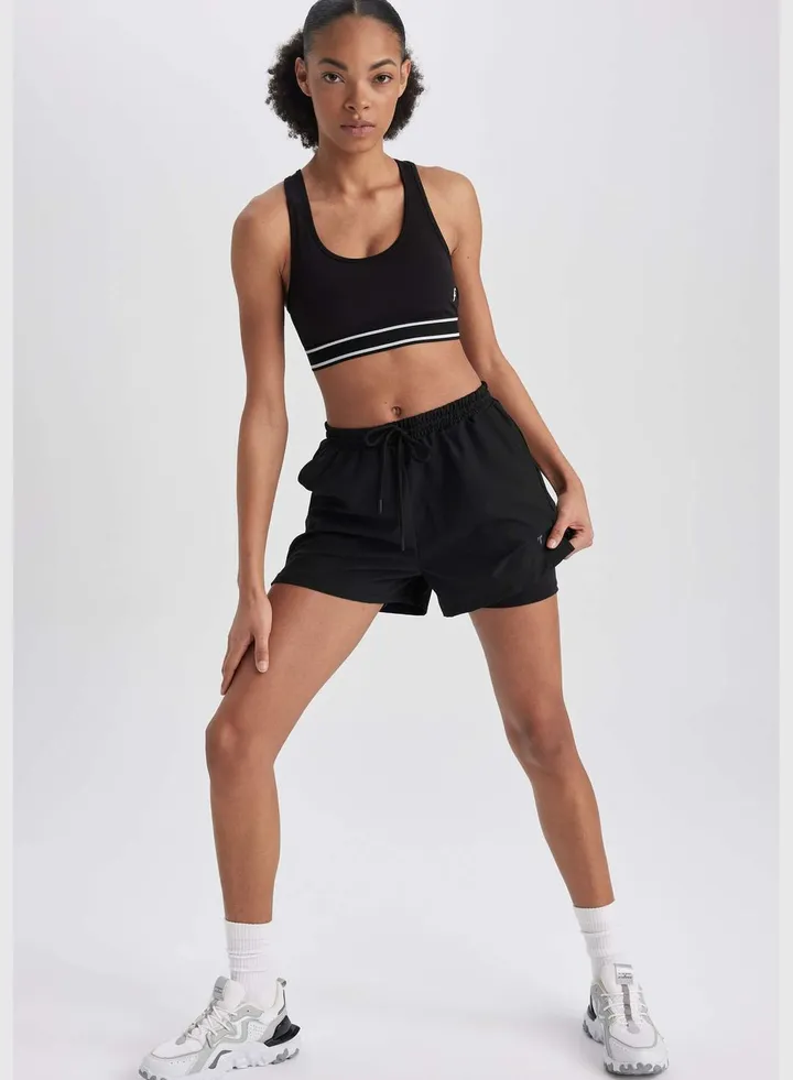 Woman Knitted Short