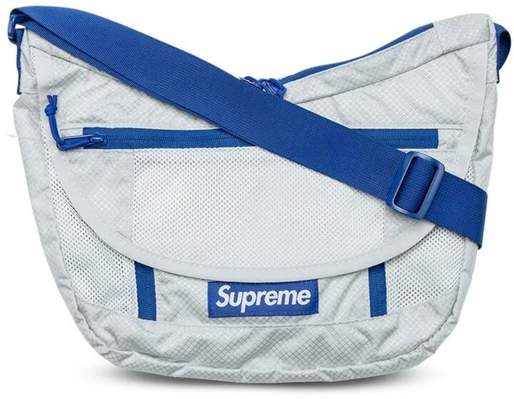 Logo-Patch Shoulder Bag